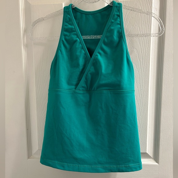 Lululemon faux wrap racerback green tank Size 0 - Picture 1 of 12